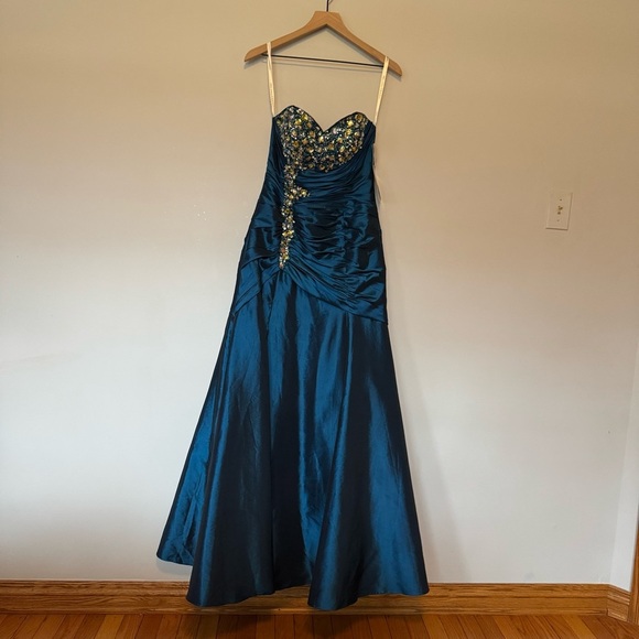 Y2K NWT Precious Formals Midnight Blue Beaded Strapless Gown Size 4 | Prom Dress - Picture 6 of 10